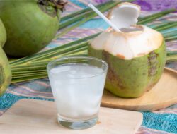 Rutin Minum Air Kelapa Bisa Redakan Penyakit Apa? Berikut 6 Daftarnya