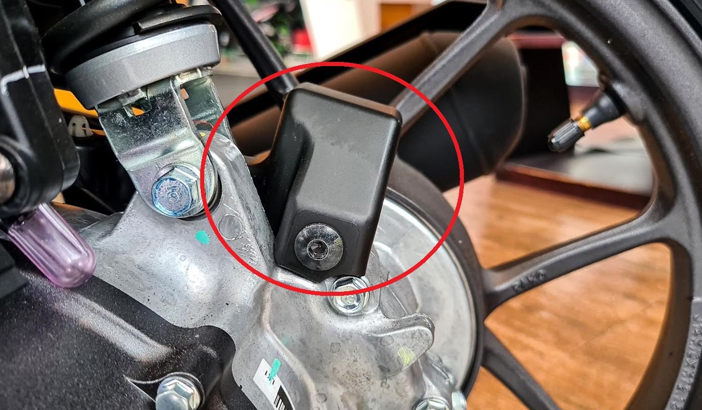 Nyambung ke Speedometer, Ini Pentingnya Kotak Hitam di di Dekat Motor Matik Honda