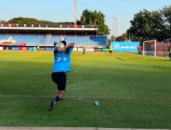 True Bangkok United Mulai Masukkan Sesi Latihan Throw-In untuk Pratama Arhan, Pantas Saja Seluruh Ball Boy Diberi Handuk