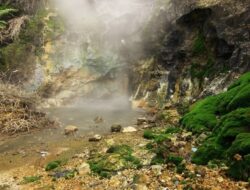 Melihat Fenomena Alam Kawah Candradimuka di Dataran Tinggi Dieng