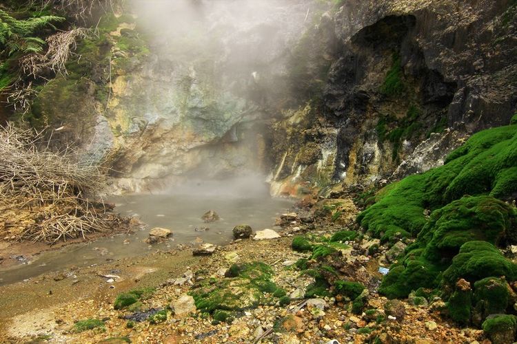 Melihat Fenomena Alam Kawah Candradimuka di Dataran Tinggi Dieng