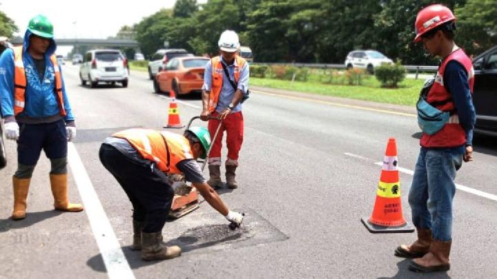 Ada Lubang di Tol Cipali, Astra Infra Mohon Maaf dan Siap Bayar Ganti Rugi