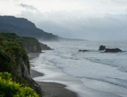 Pantai Semeti Lombok Tengah, NTB: Harga Tiket Masuk dan Pesona yang Mampu Pikat Wisatawan