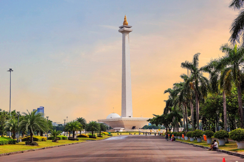 Khusus Long Weekend, Kawasan Monas Dibuka hingga Pukul 22.00 WIB