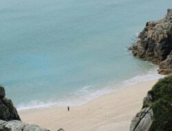 Liburan ke Pantai Panggang, Tempat Wisata Murah Meriah di Lombok Barat, NTB