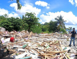 Kemenhut Tertibkan Ratusan Bangunan Liar di Pasar Monyet Palabuhanratu Sukabumi