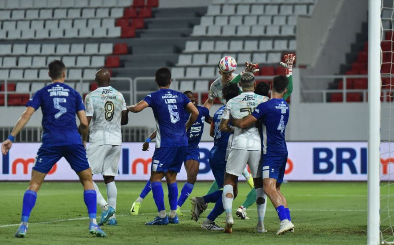 Liga 1: Persib Menang di Kandang PSIS, Bojan Hodak Puji Lini Pertahanan