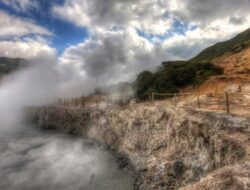 Itinerary Dieng 3 Hari 2 Malam Bujet Rp 1 Jutaan: Jelajah Bukit Sikunir hingga Kawah Sikidang