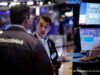 Wall Street Tergelincir Rabu (5/2), Terseret Proyeksi Pendapatan Alphabet dan AMD