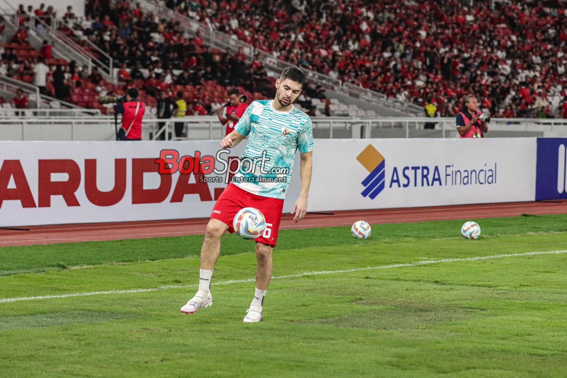 Baru Pindah ke Jepang, Sandy Walsh Dapat Psywar dari Bek Samurai Biru