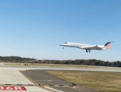 [KABAR DUNIA SEPEKAN] Tabrakan American Airlines | “Sinkhole” Jepang Melebar