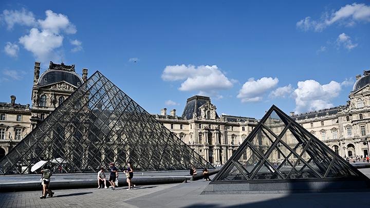 Tiket Masuk Museum Louvre akan Dinaikkan untuk Biaya Renovasi