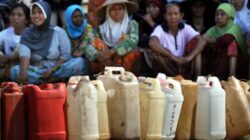 Kilas Balik Konversi Minyak Tanah ke Gas: Dulu Antre Minyak Tanah, Kini Antre Elpiji 3 Kg